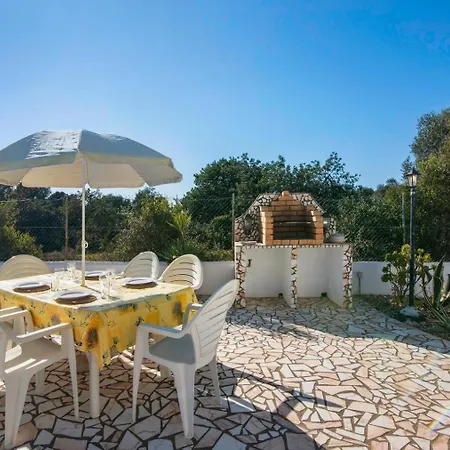 Casa Figueiras By Gabi Miguel Guia (Faro)
